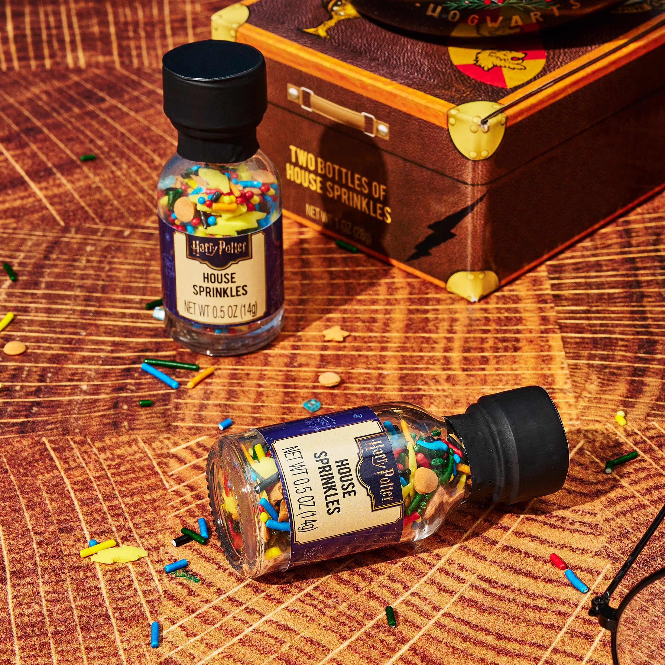 HARRY POTTER Hot Chocolate Mug Gift Set, Includes 2 Color Changing Hot Chocolate Mixes, 2 House Sprinkles, and 2 Cauldron Mugs, Officially Licensed, HARRY POTTER Collection